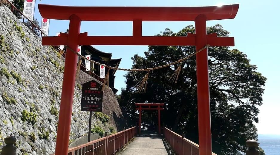 金運最強の竹生島｜神棲む琵琶湖の聖地 | 縁結び神社パワースポット